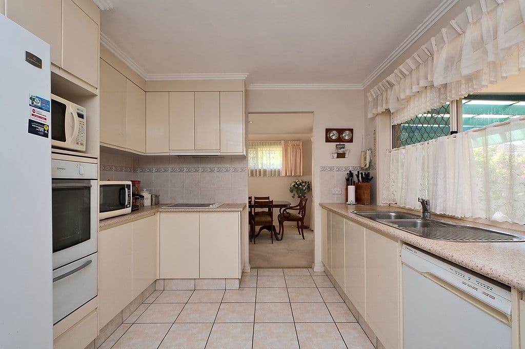 11 Gannet Street, Burleigh Waters QLD 4220, Burleigh Waters - Thumbnail 2