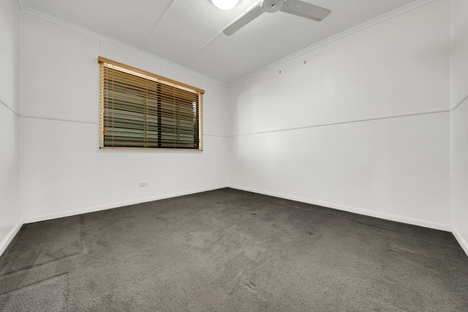 11 Harvey Street, West Gladstone QLD 4680, West Gladstone - Thumbnail 8