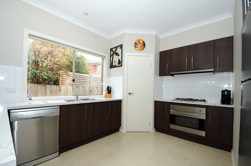 19 Lake View Drive, NARRE WARREN SOUTH VIC 3805, Narre Warren South - Thumbnail 2