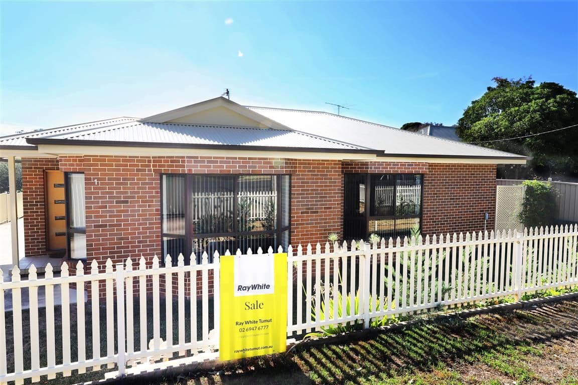 52 Simpson Street, Tumut NSW 2720, Tumut - Image 1