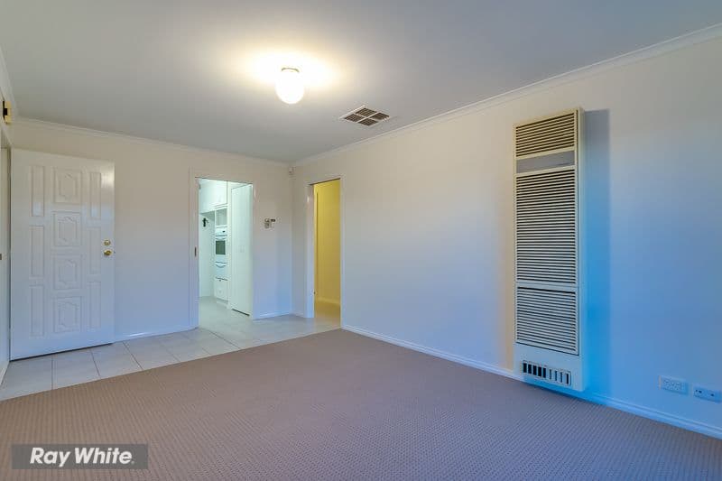40 Karinya Close, Werribee VIC 3030, Werribee - Thumbnail 4