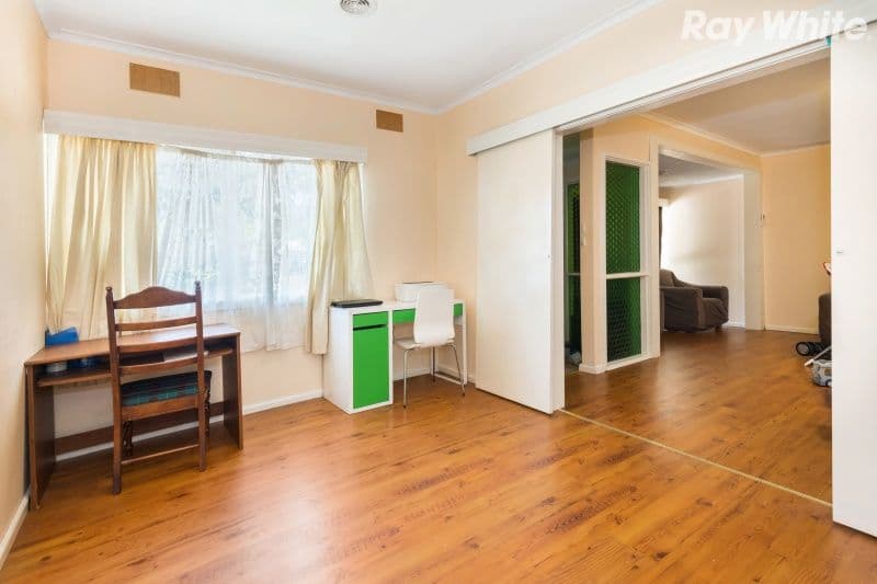 18 Gardiner Avenue, Dandenong North VIC 3175, Dandenong North - Thumbnail 5