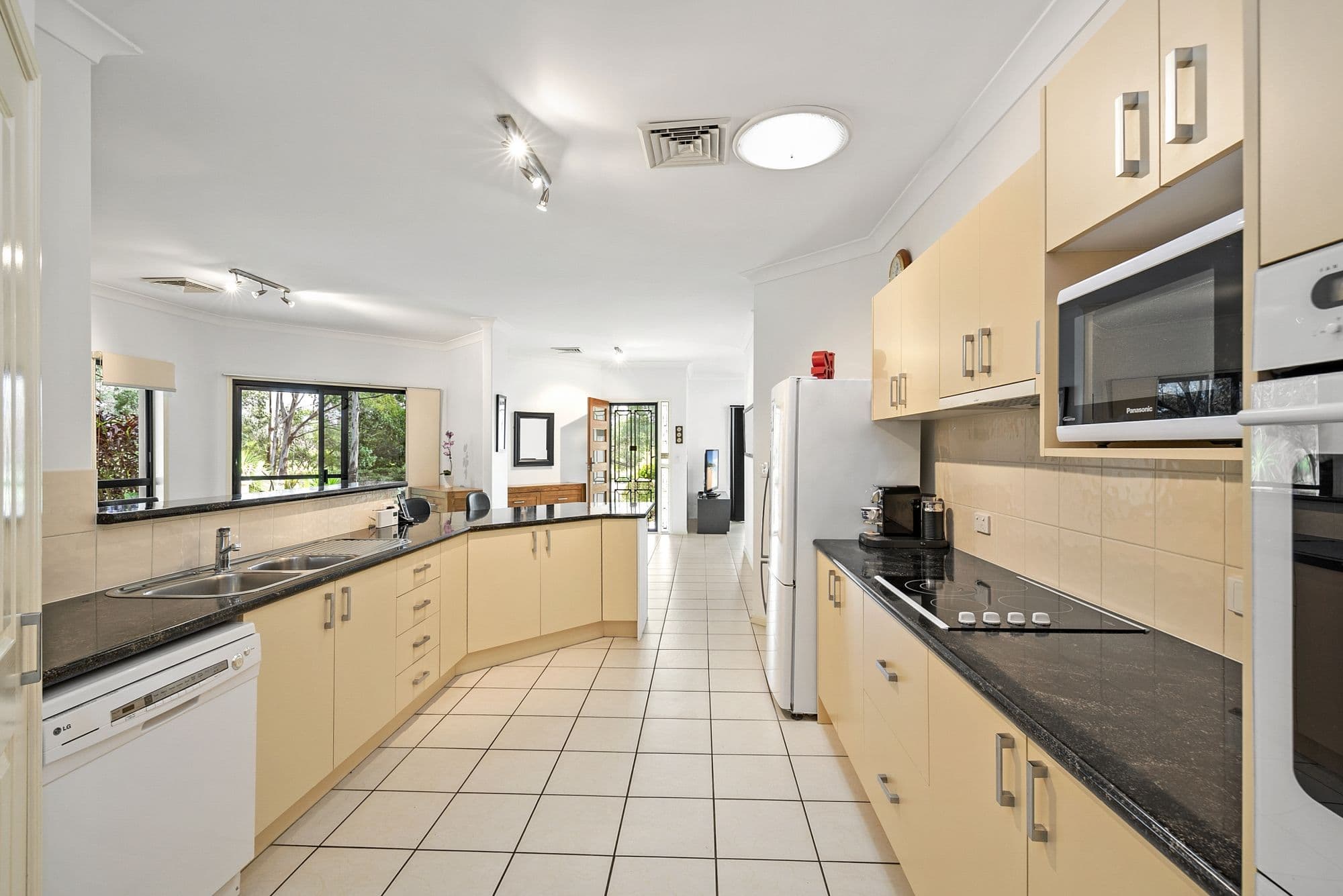 44 Copeland Drive, North Lakes QLD 4509, North Lakes - Thumbnail 5