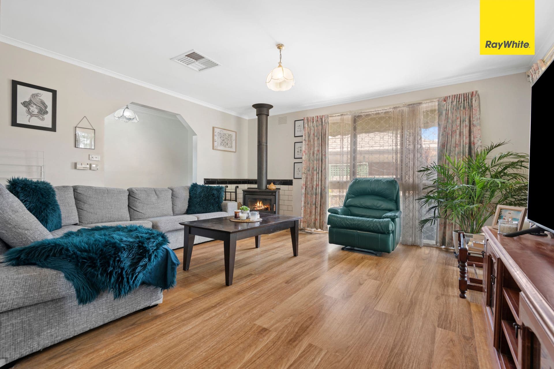 10 Lawson Road, Melton South VIC 3338, Melton South - Thumbnail 3