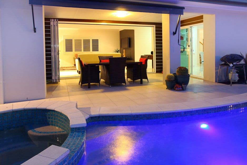5 Tyrone Avenue, SORRENTO QLD 4217, Sorrento - Thumbnail 2