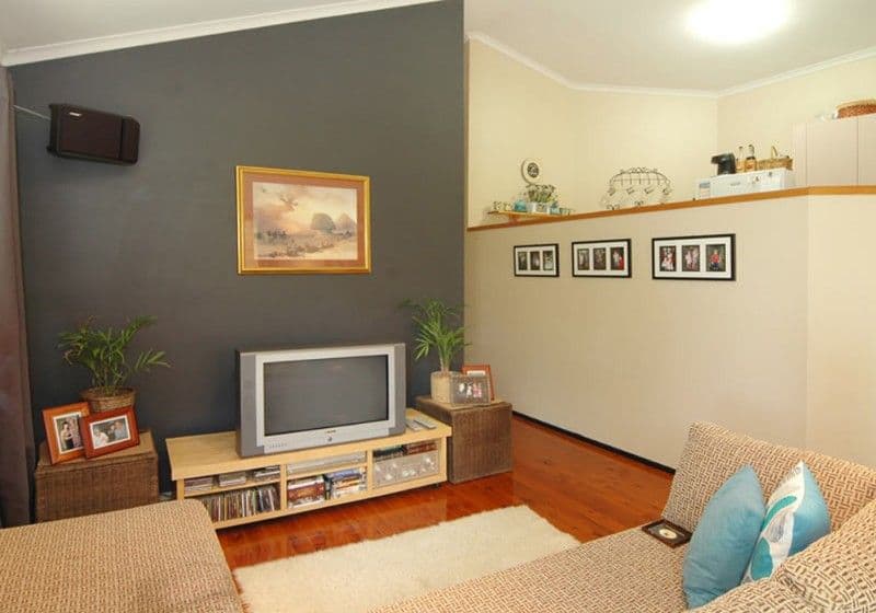 8 Betula Avenue, ELANORA QLD 4221, Elanora - Thumbnail 3