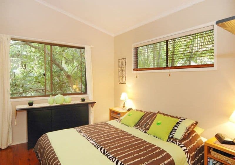 8 Betula Avenue, ELANORA QLD 4221, Elanora - Thumbnail 5