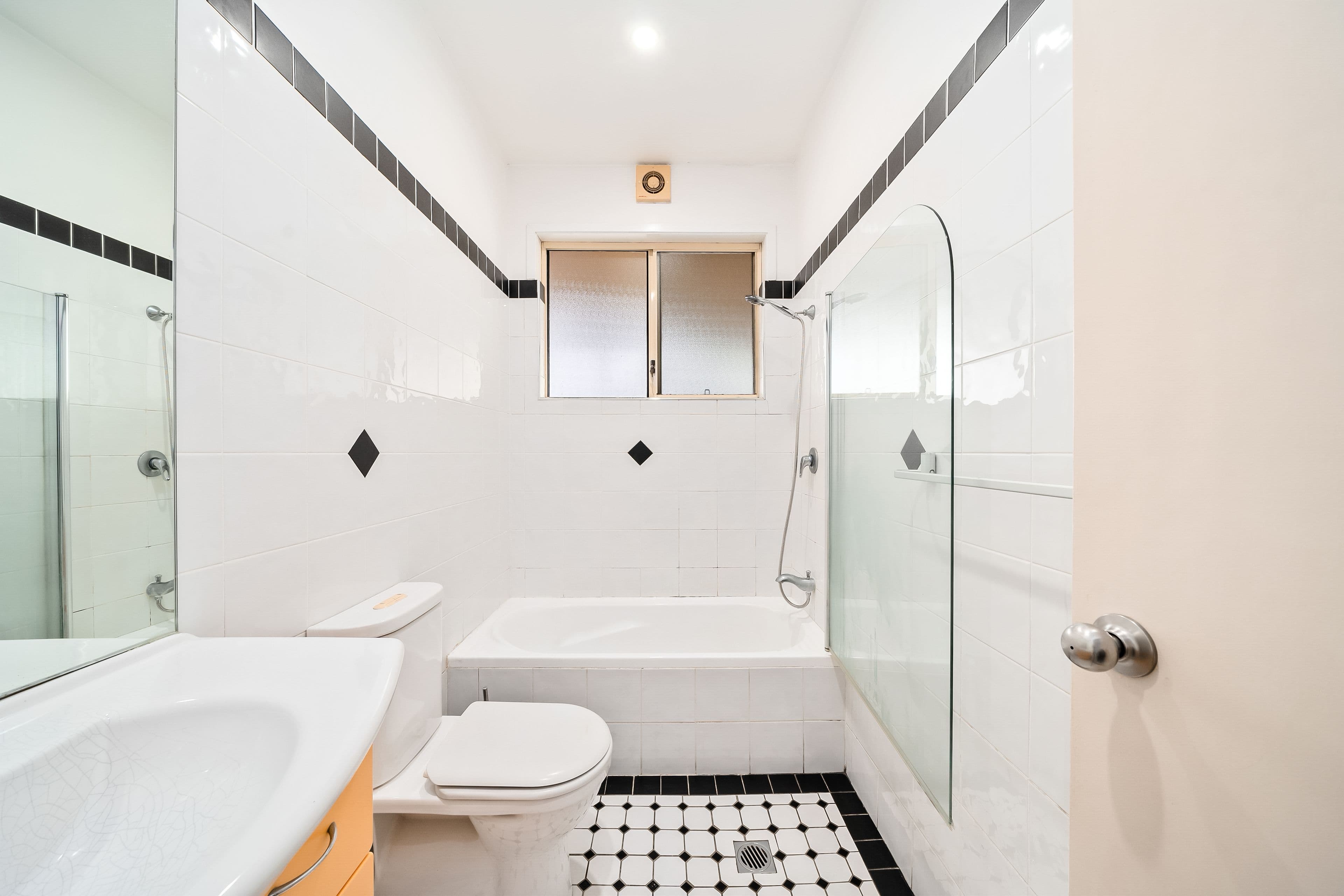 11 Flinders Street, Fairfield West NSW 2165, Fairfield West - Thumbnail 7
