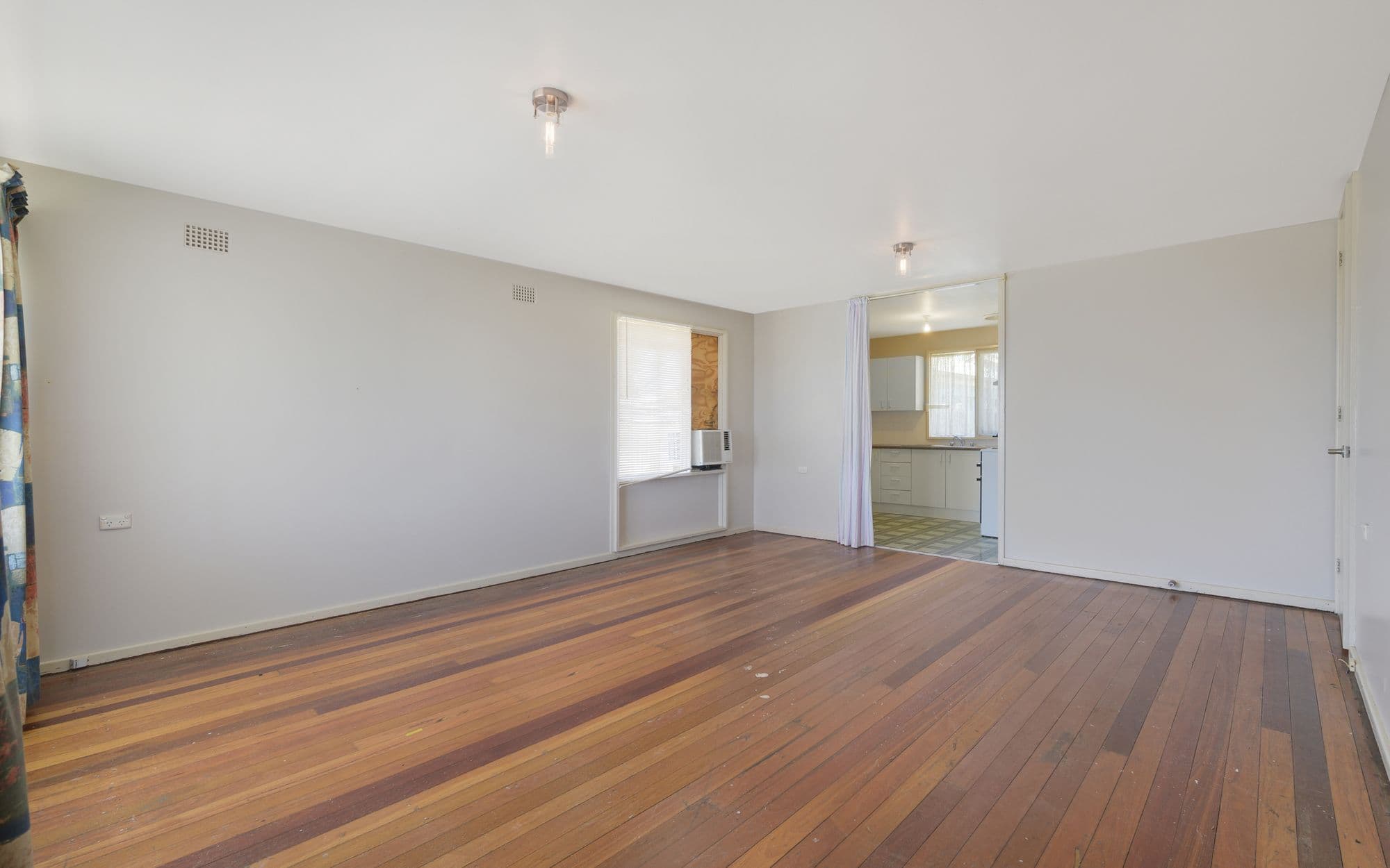 22 Merino Crescent, Airds NSW 2560, Airds - Thumbnail 2