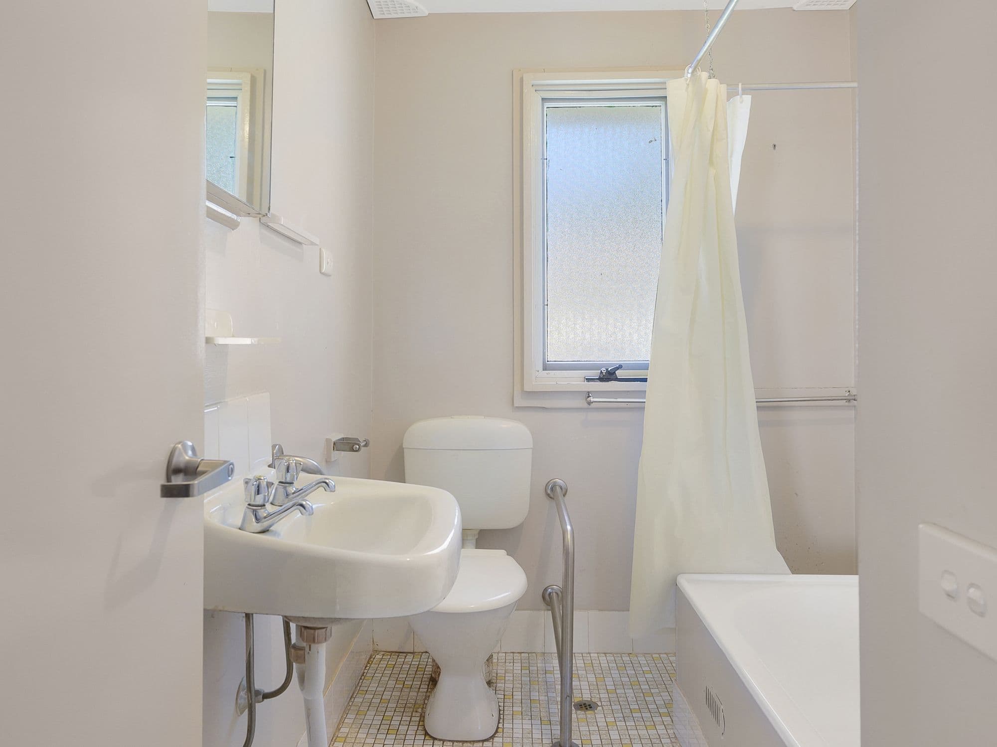 22 Merino Crescent, Airds NSW 2560, Airds - Thumbnail 8