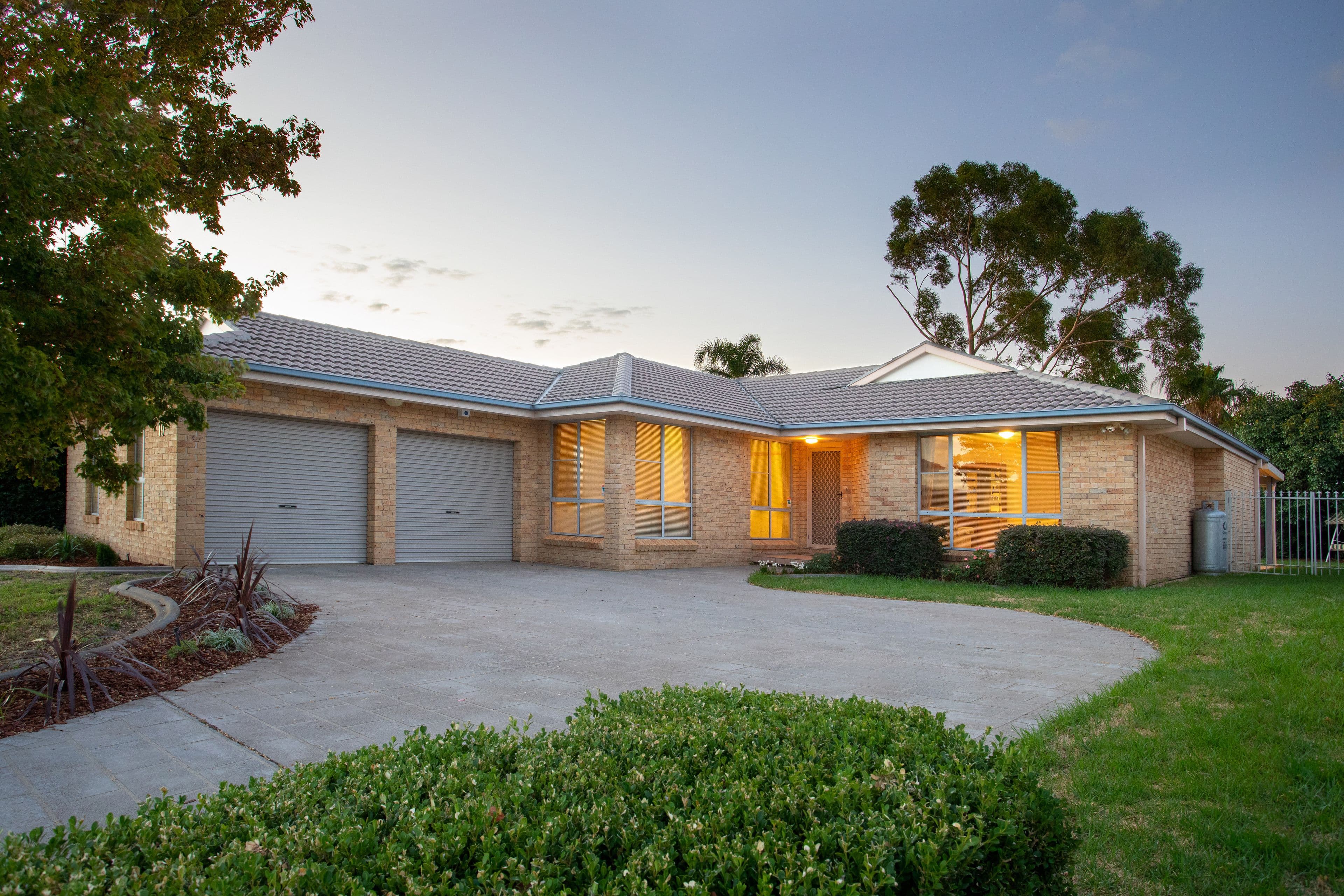 19 Wahroonga Drive, Tamworth NSW 2340, Tamworth - Image 1