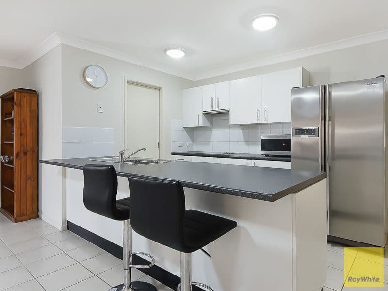 20 Cambrian Crescent, Wheelers Hill, Wheelers Hill - Thumbnail 3