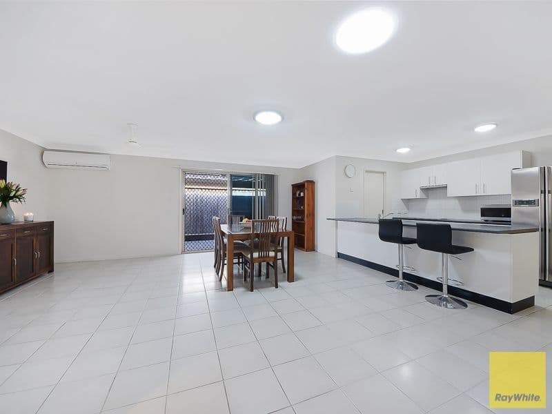 20 Cambrian Crescent, Wheelers Hill, Wheelers Hill - Thumbnail 4