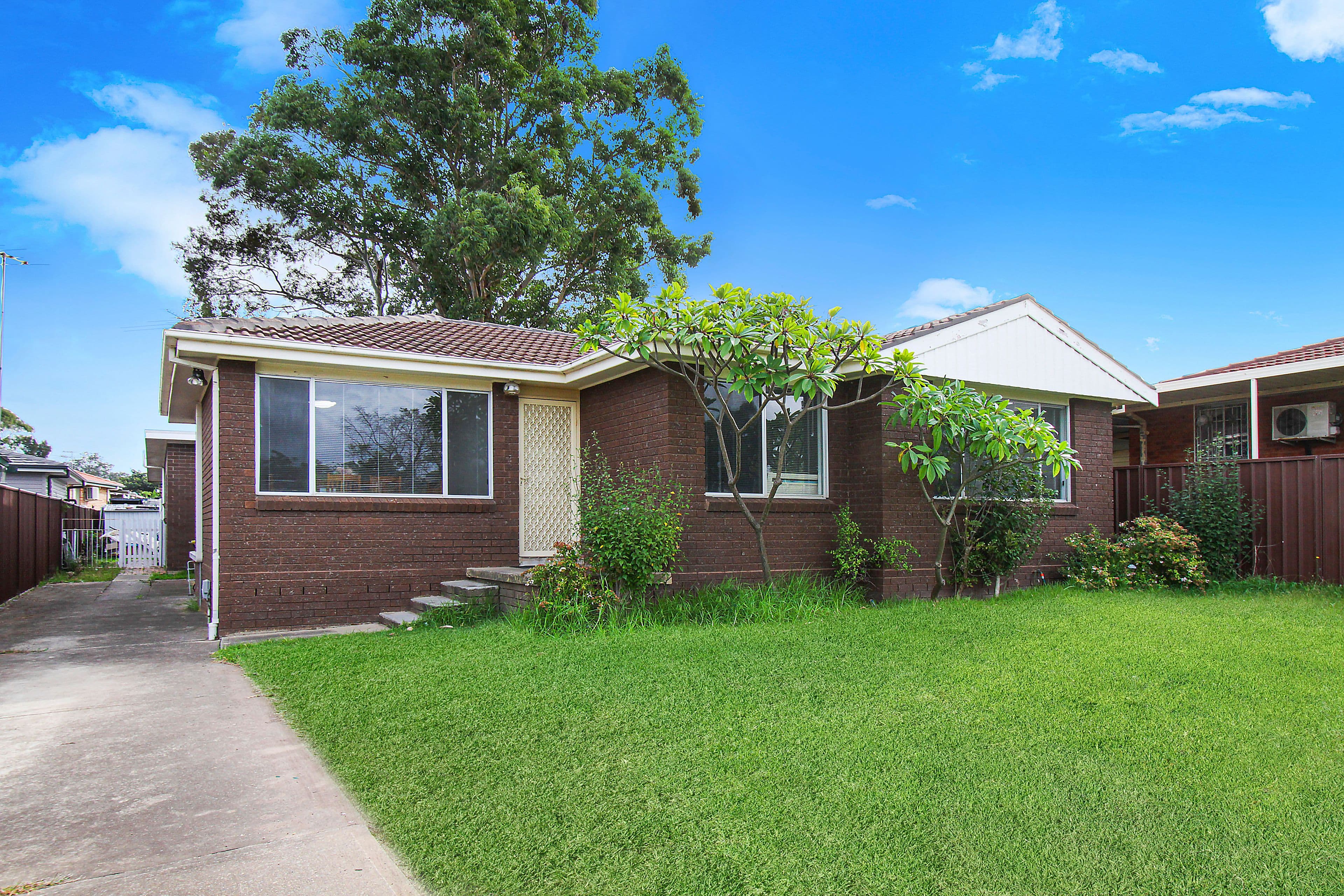 5 Denbern Street, Bossley Park NSW 2176, Bossley Park - Thumbnail 2