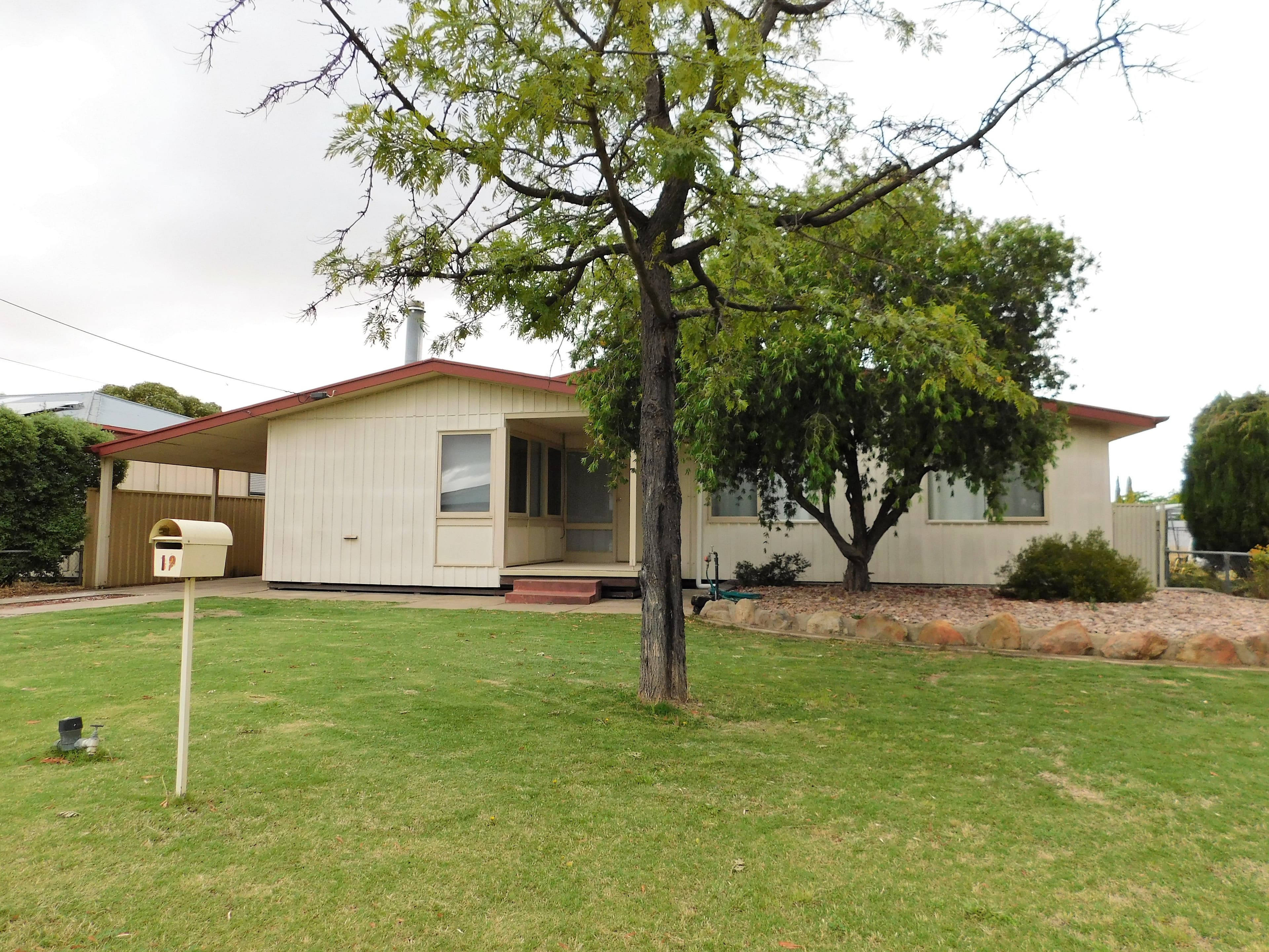 12 English Street, Bordertown SA 5268, Bordertown - Image 1