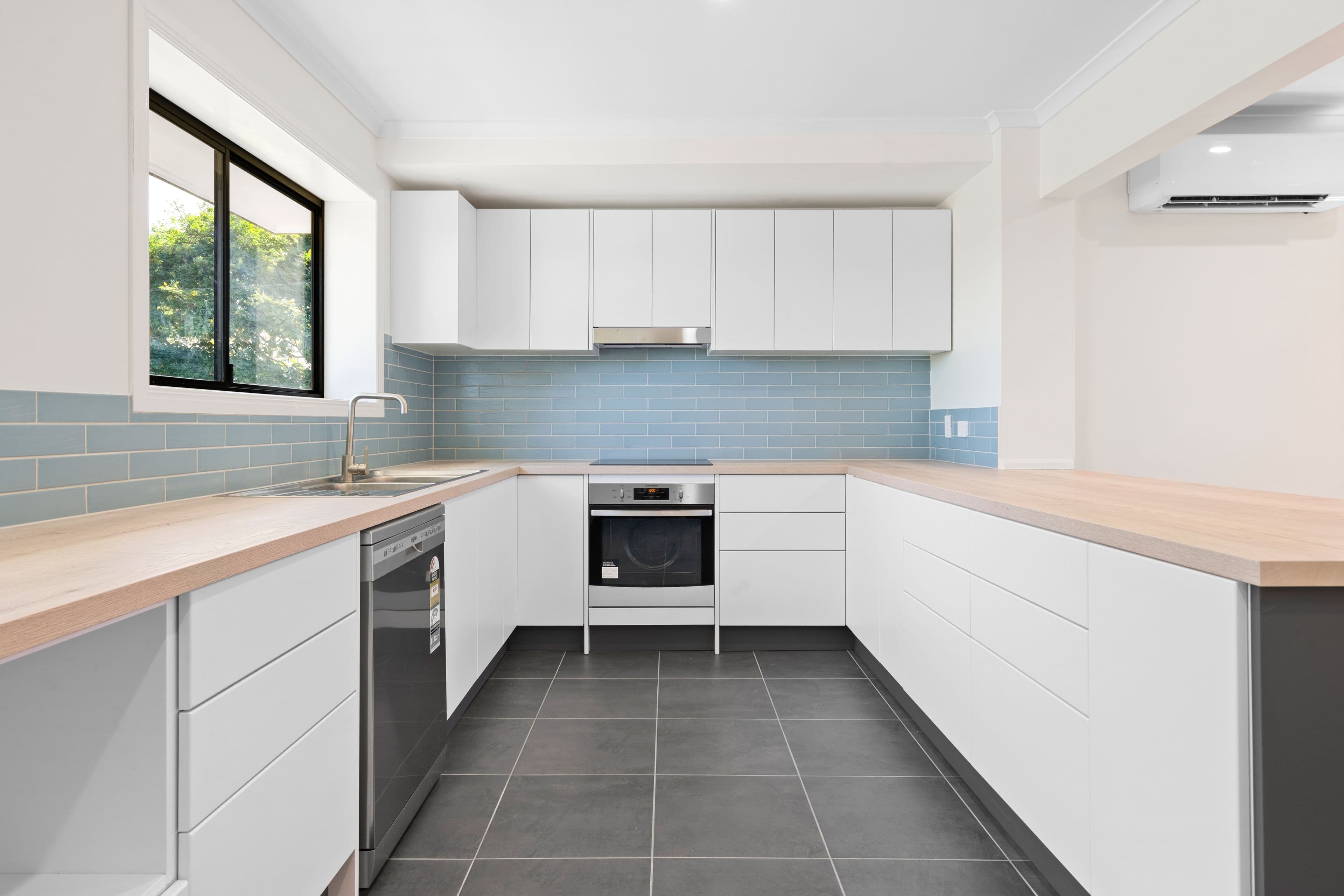 427 Ellison Road, Aspley QLD 4034, Aspley - Thumbnail 4