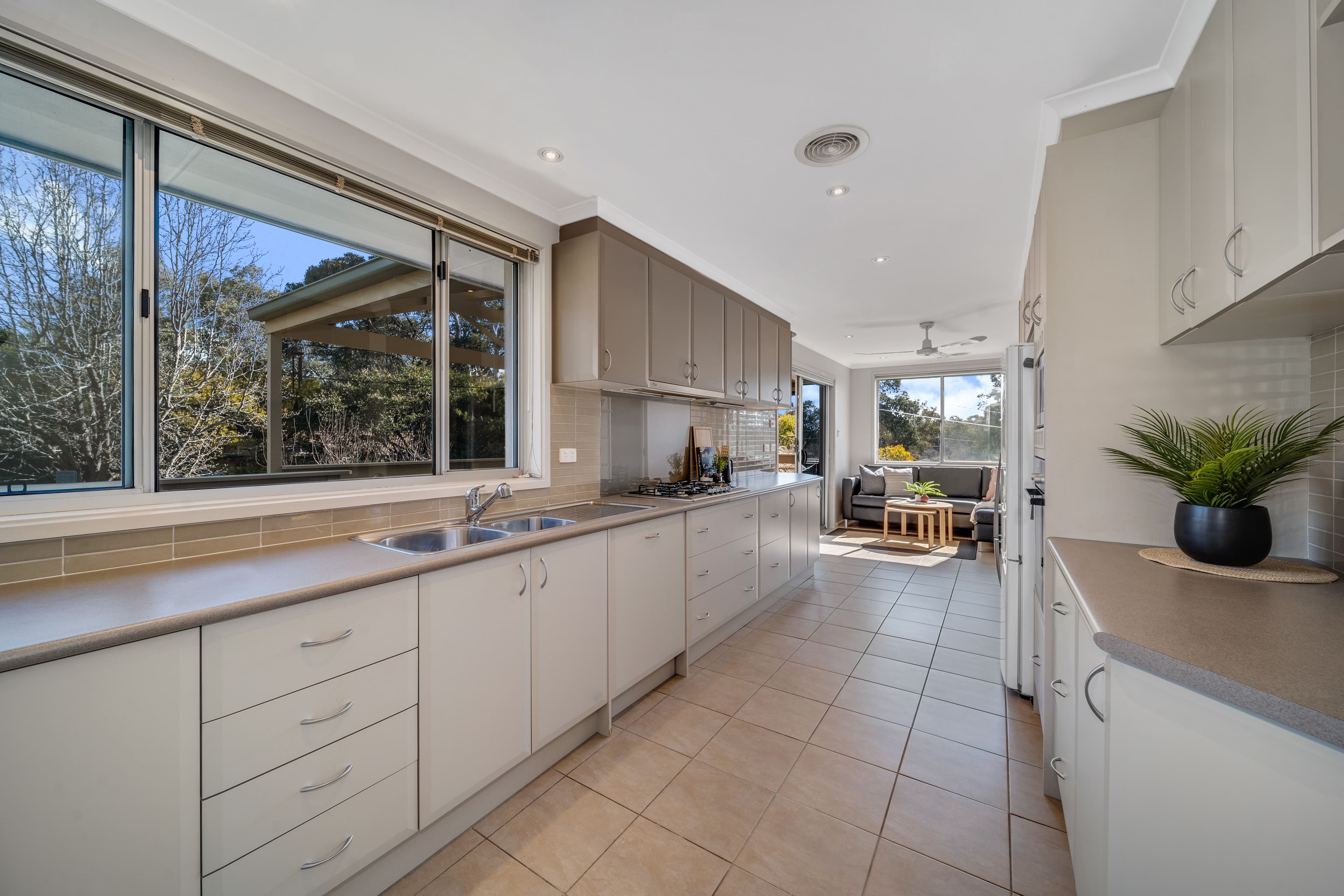 16 Ambara Place, Aranda ACT 2614, Aranda - Thumbnail 7