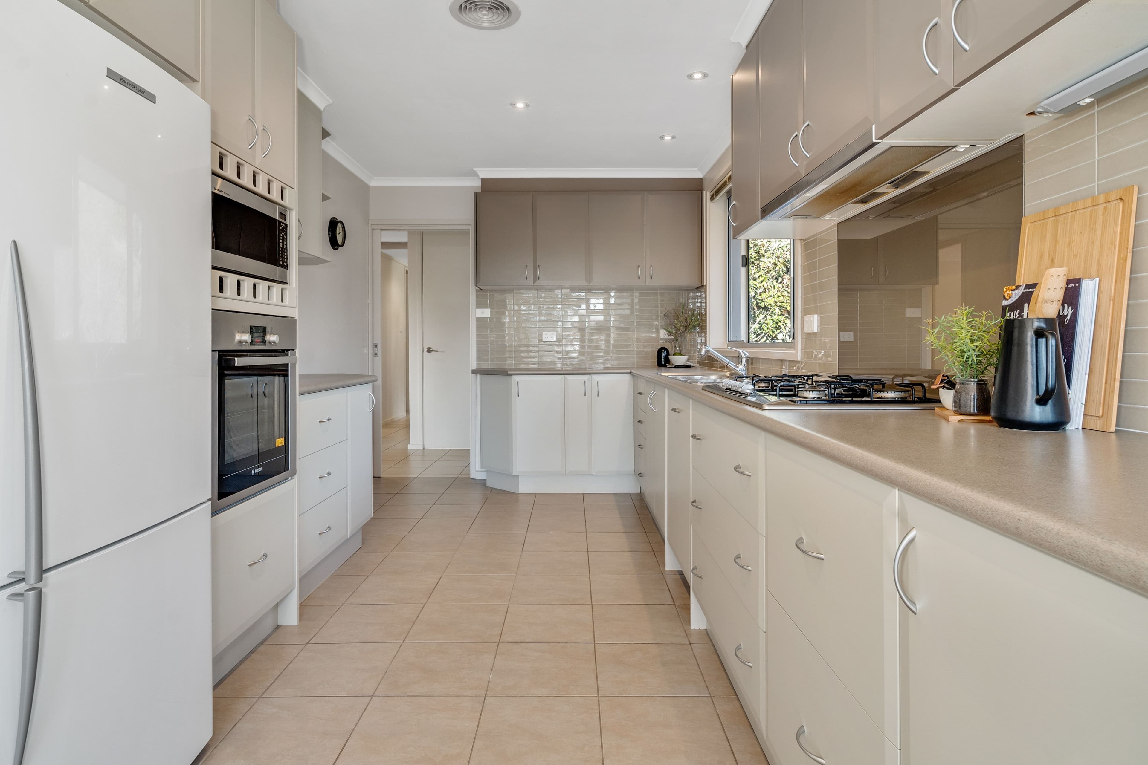16 Ambara Place, Aranda ACT 2614, Aranda - Thumbnail 8