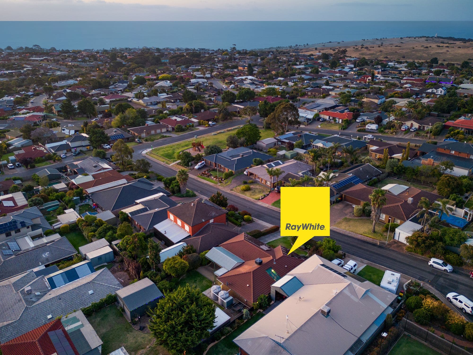 40 Oakvale Way, Hallett Cove SA 5158, Hallett Cove - Thumbnail 5