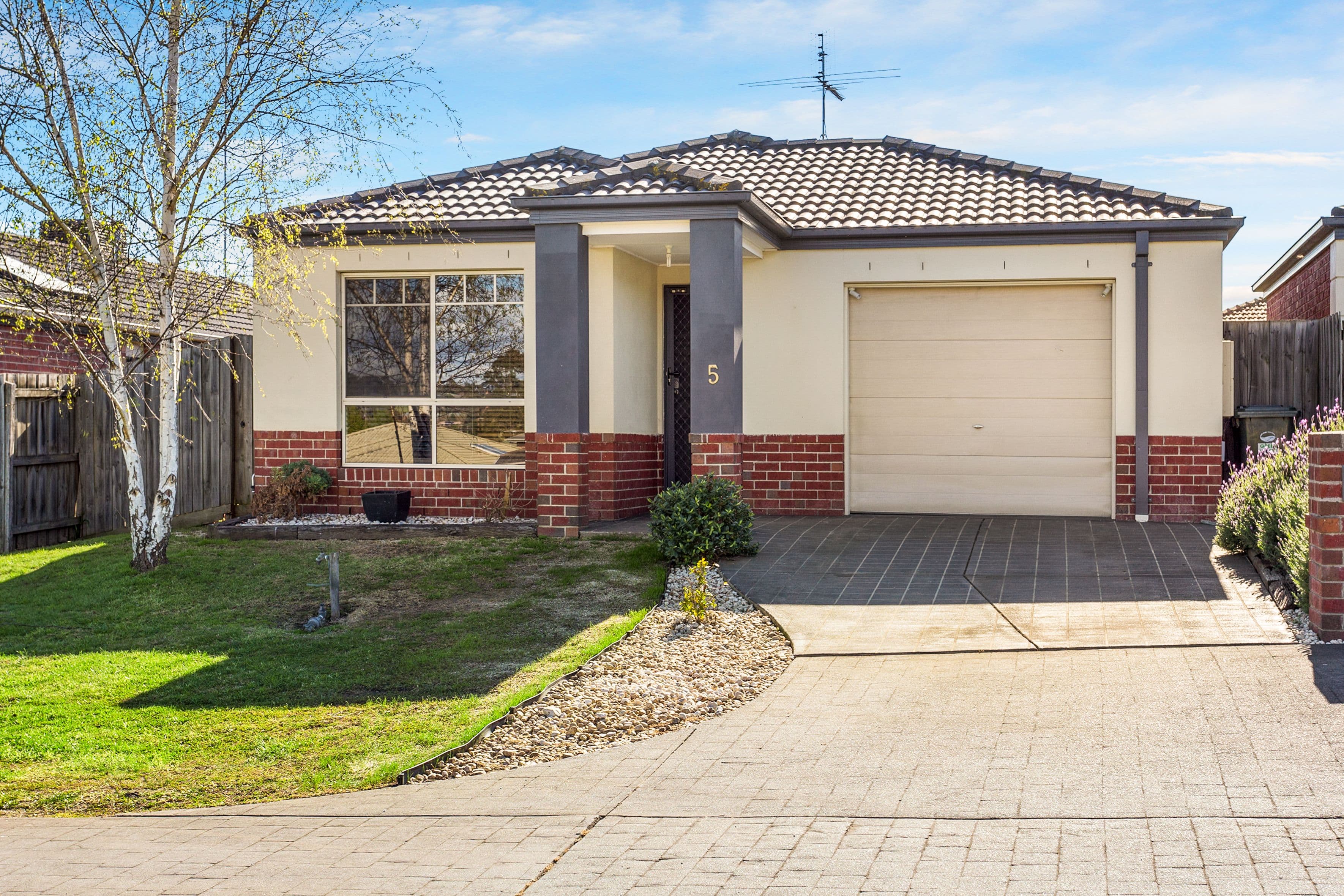 5 Rowan Walk, Drouin VIC 3818, Drouin - Image 1