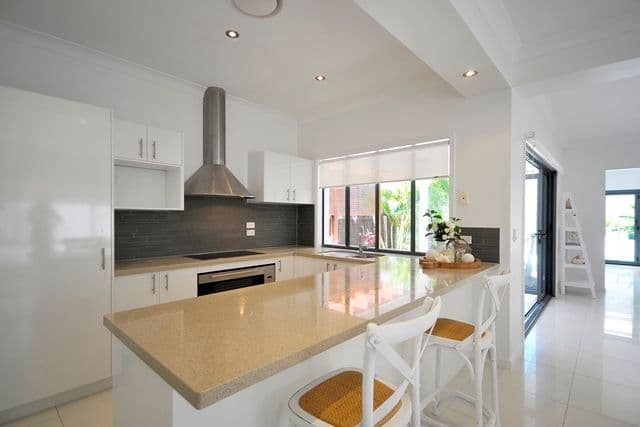 20 William Street, MERMAID BEACH QLD 4218, Mermaid Beach - Thumbnail 2
