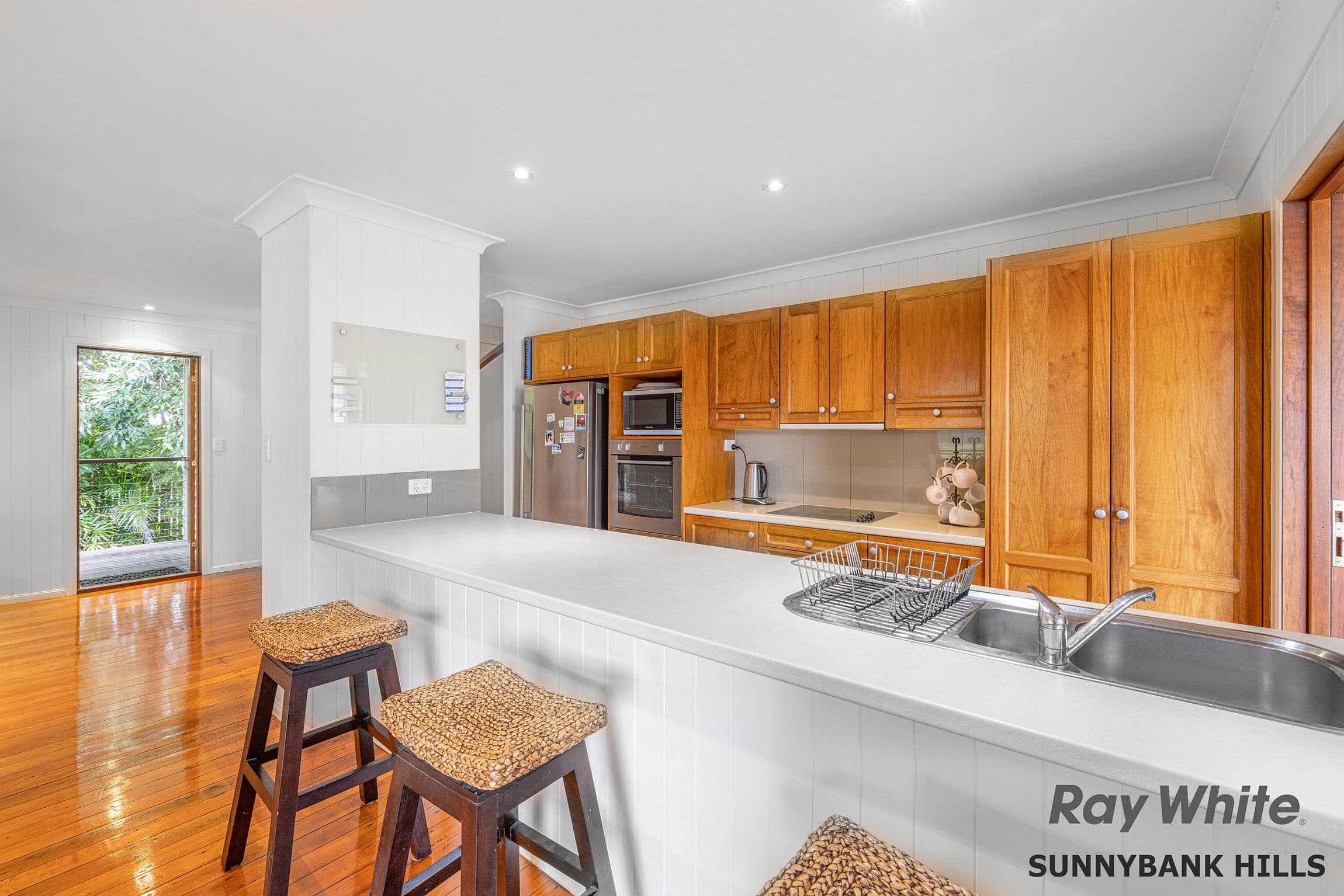 207 Sibley Road, Wynnum West QLD 4178, Wynnum West - Thumbnail 2