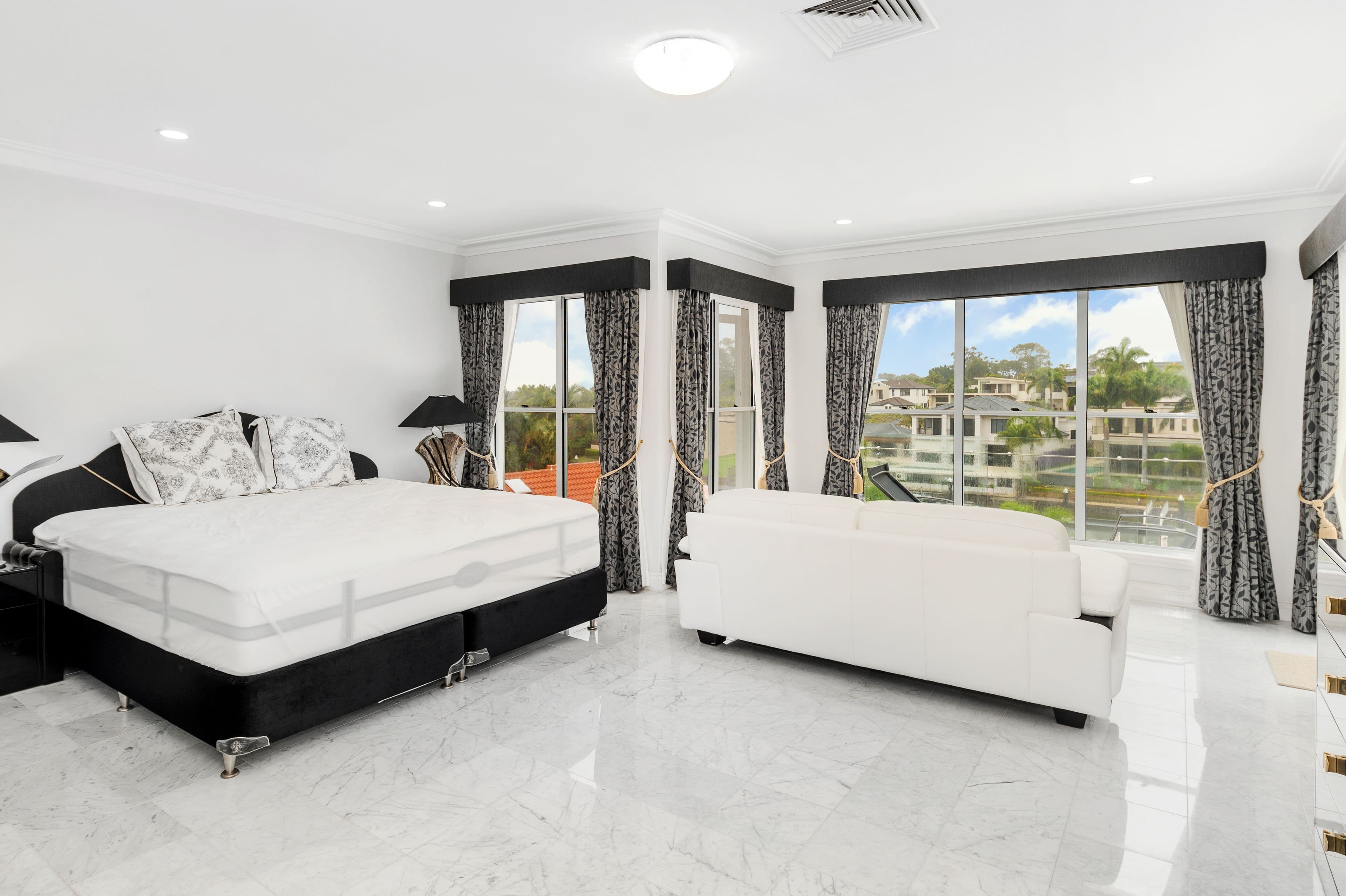 5843 Coveside Lane, Sanctuary Cove QLD 4212, Sanctuary Cove - Thumbnail 4