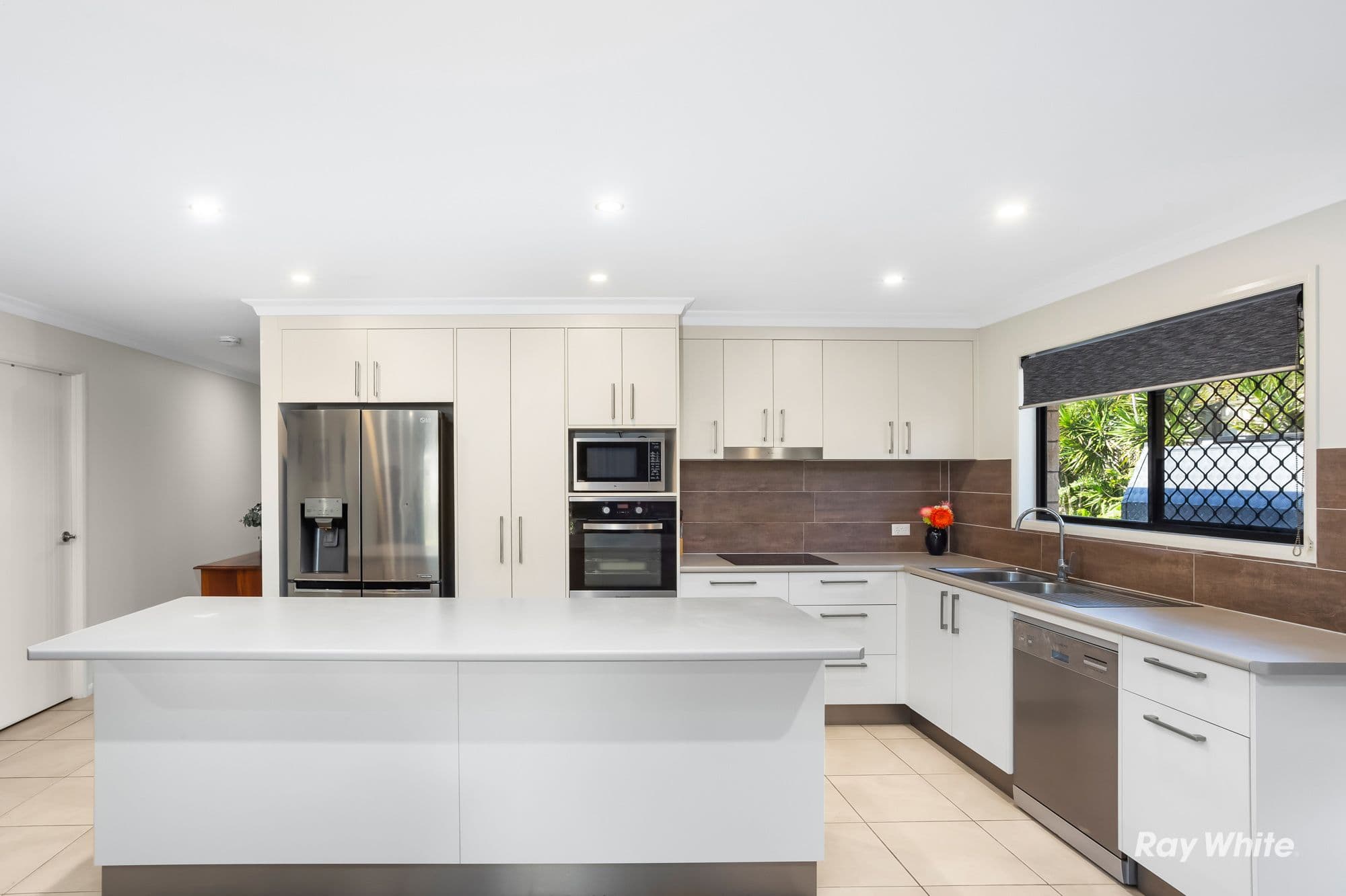 9 Kimber Street, Emu Park QLD 4710, Emu Park - Thumbnail 3