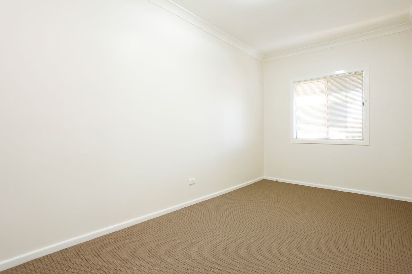 2 Lawson Street, Lalor Park - Thumbnail 8