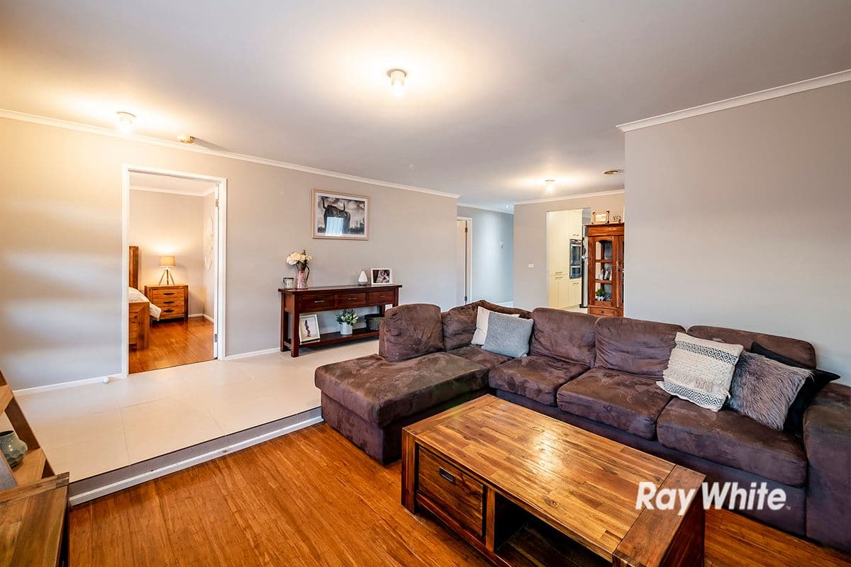 12 Lupin Court, Cranbourne North VIC 3977, Cranbourne North - Thumbnail 2