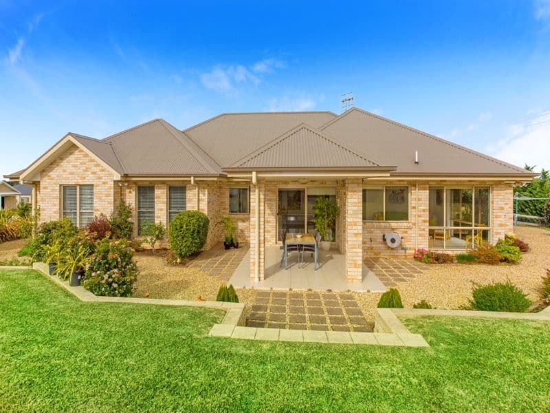 22 St Andrews Way, Coolangatta - Image 1