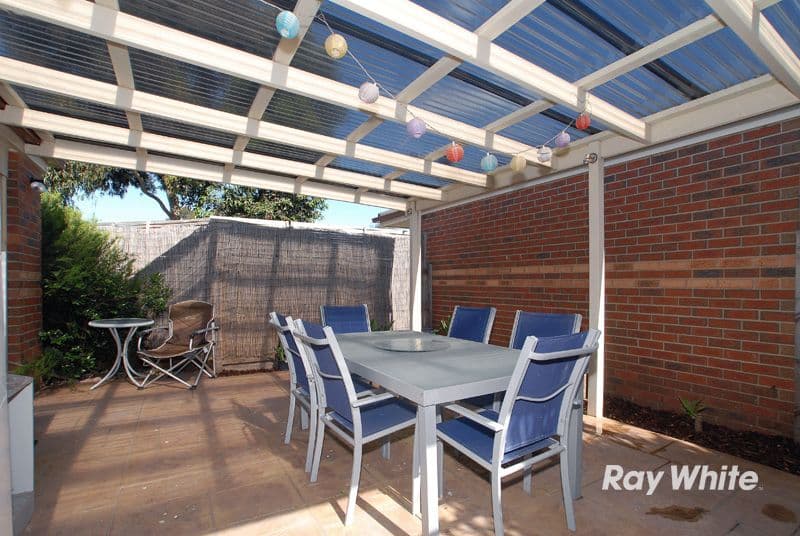 8 Valma Avenue, CRANBOURNE VIC 3977, Cranbourne - Thumbnail 2