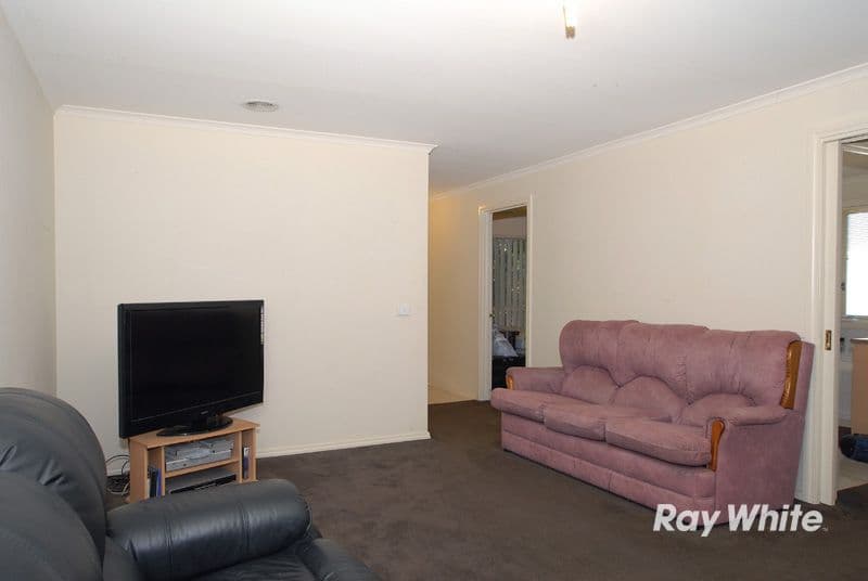 8 Valma Avenue, CRANBOURNE VIC 3977, Cranbourne - Thumbnail 6