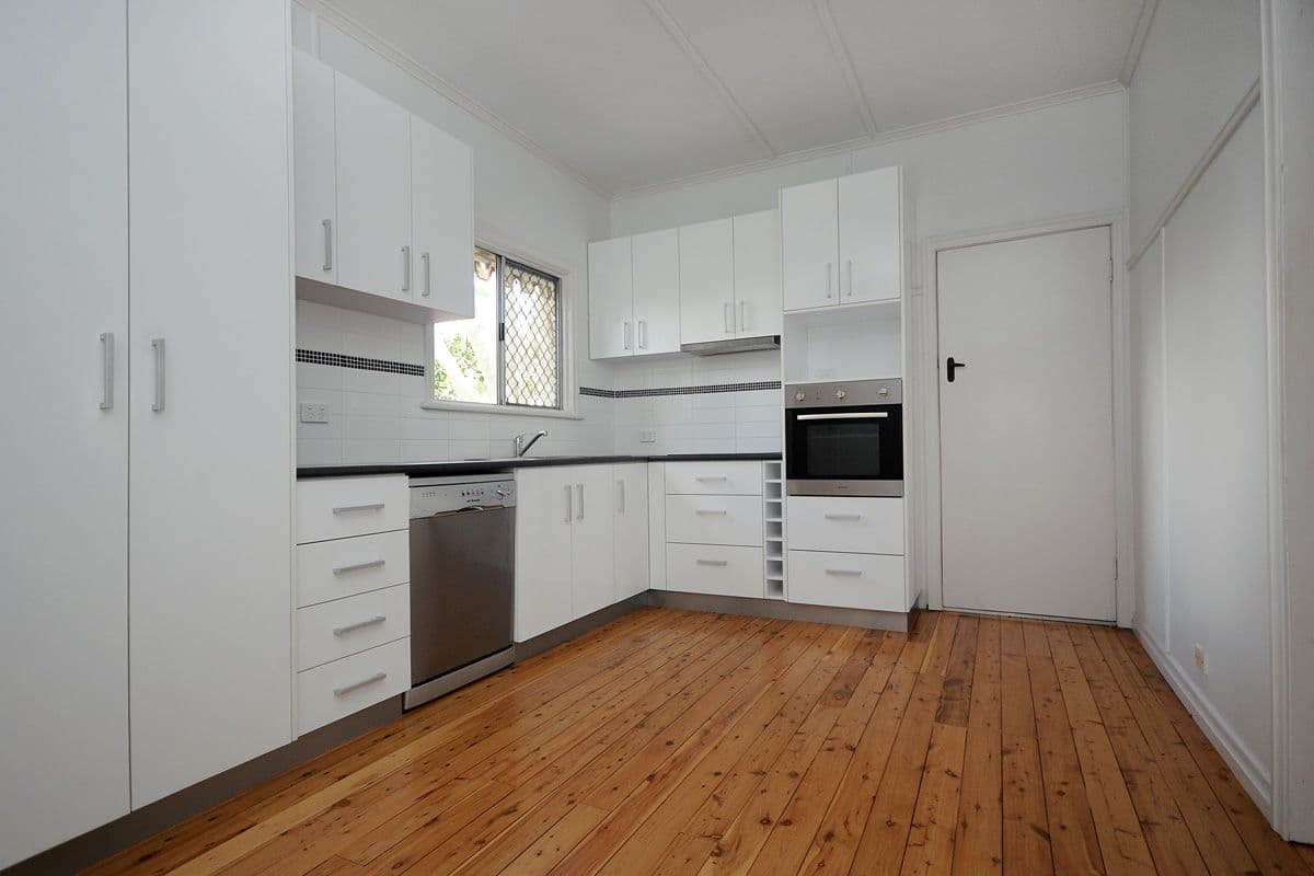 5 Sourris Street, MOUNT LOFTY QLD 4350, Mount Lofty - Thumbnail 4