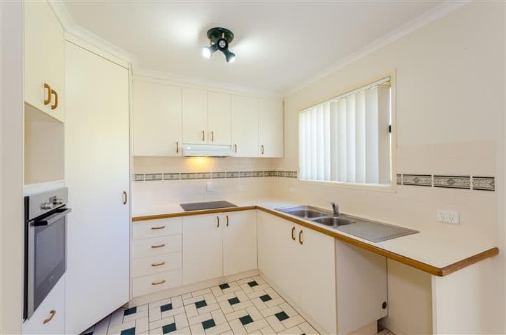12 Kent Street, West Gladstone QLD 4680, West Gladstone - Thumbnail 5