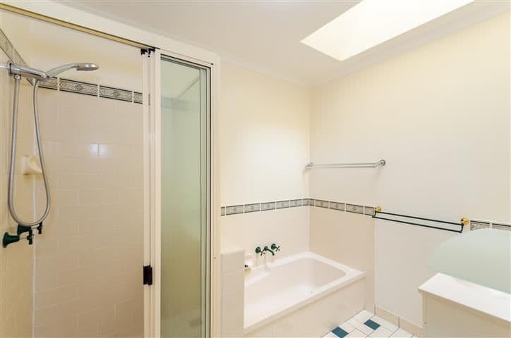 12 Kent Street, West Gladstone QLD 4680, West Gladstone - Thumbnail 7
