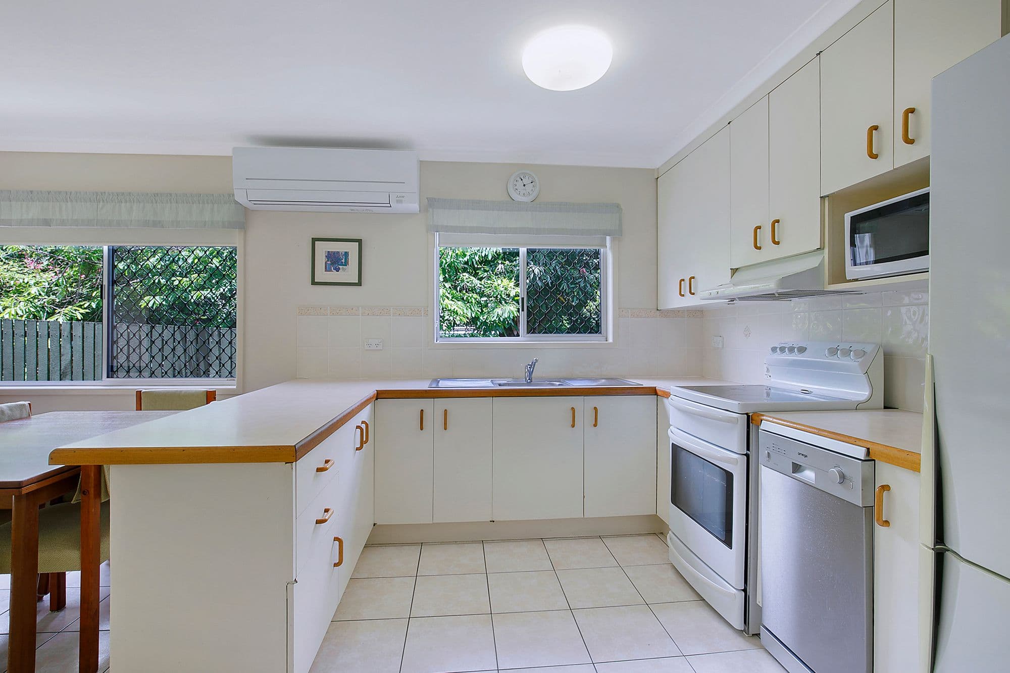 3 Palmtree Avenue, Scarborough QLD 4020, Scarborough - Thumbnail 4