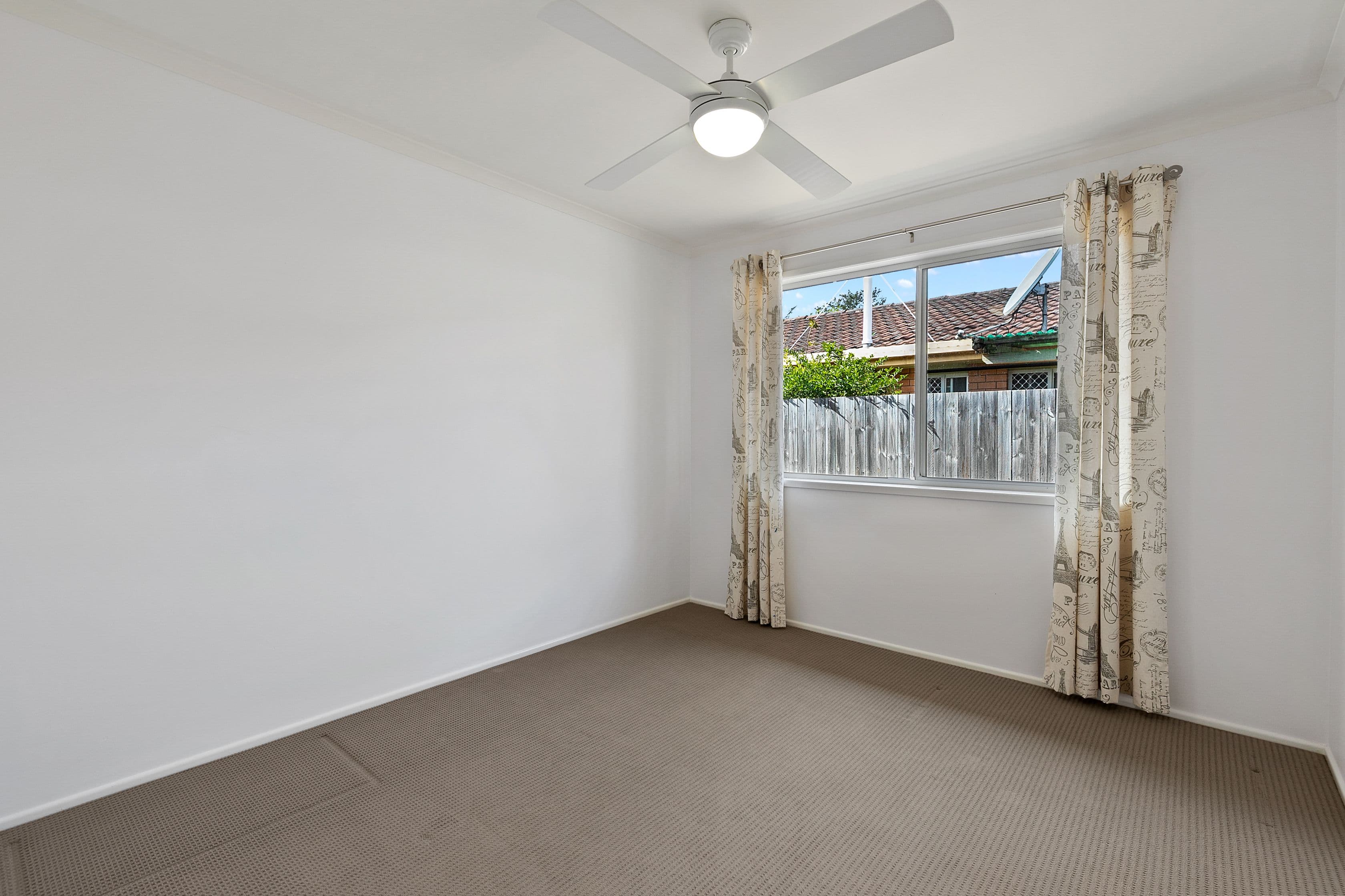 18 Gladstone Street, Redland Bay QLD 4165, Redland Bay - Thumbnail 6