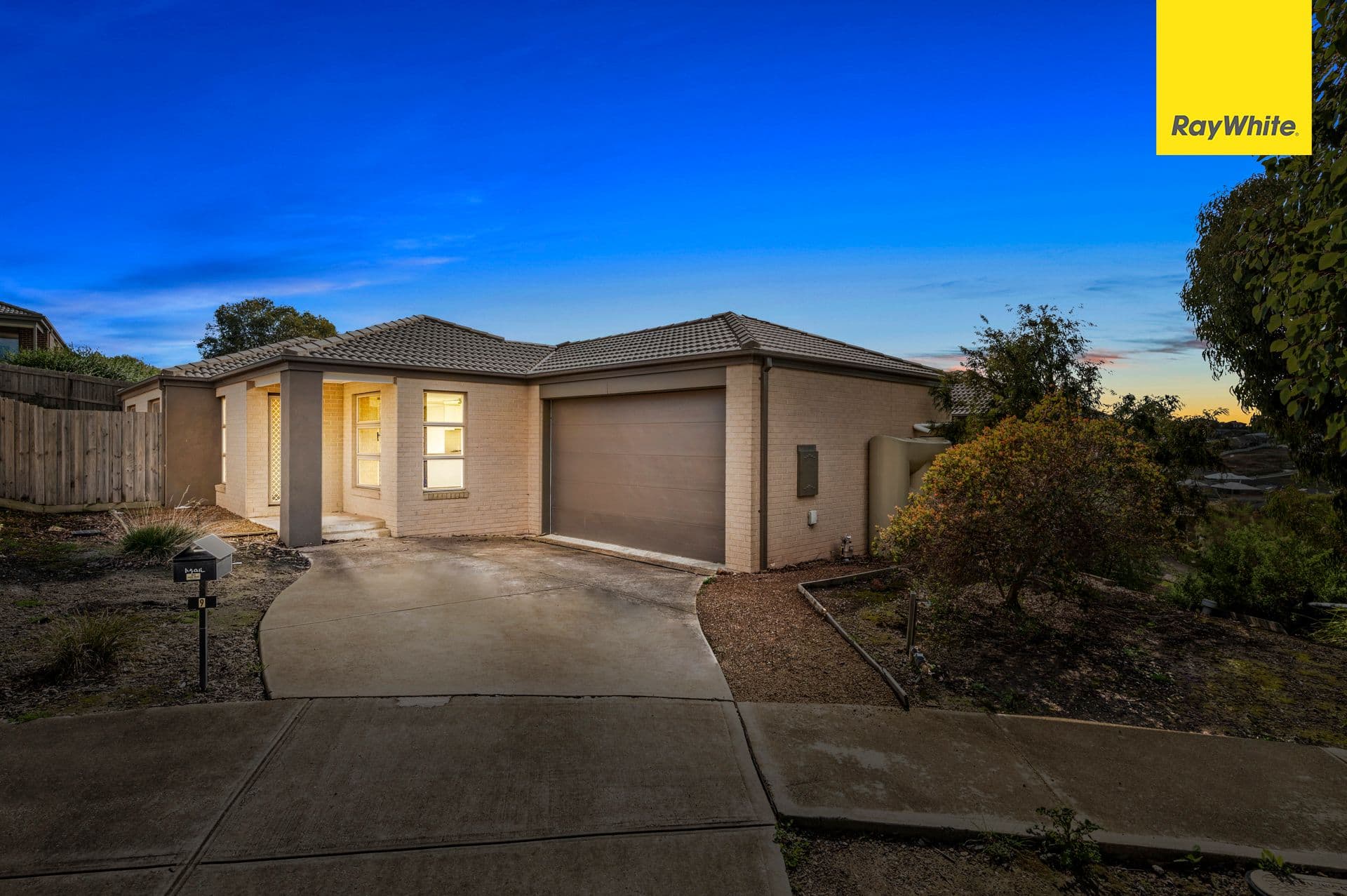 9 Dulverton Court, Sunbury VIC 3429, Sunbury - Image 1