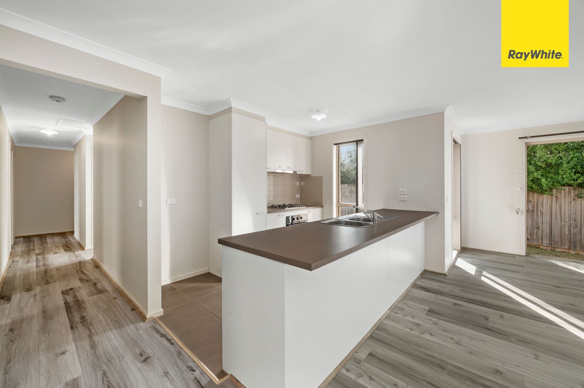 9 Dulverton Court, Sunbury VIC 3429, Sunbury - Thumbnail 4