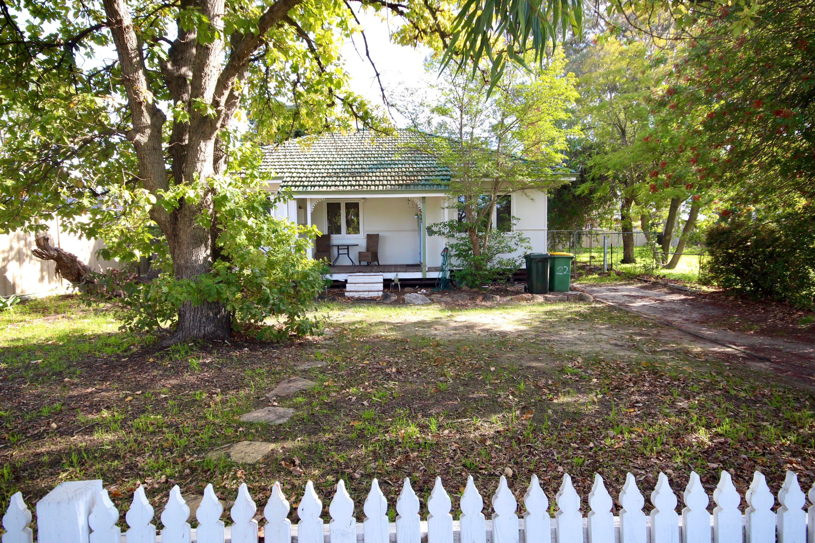 22 Barnsley Street, Queens Park WA 6107, Queens Park - Image 1