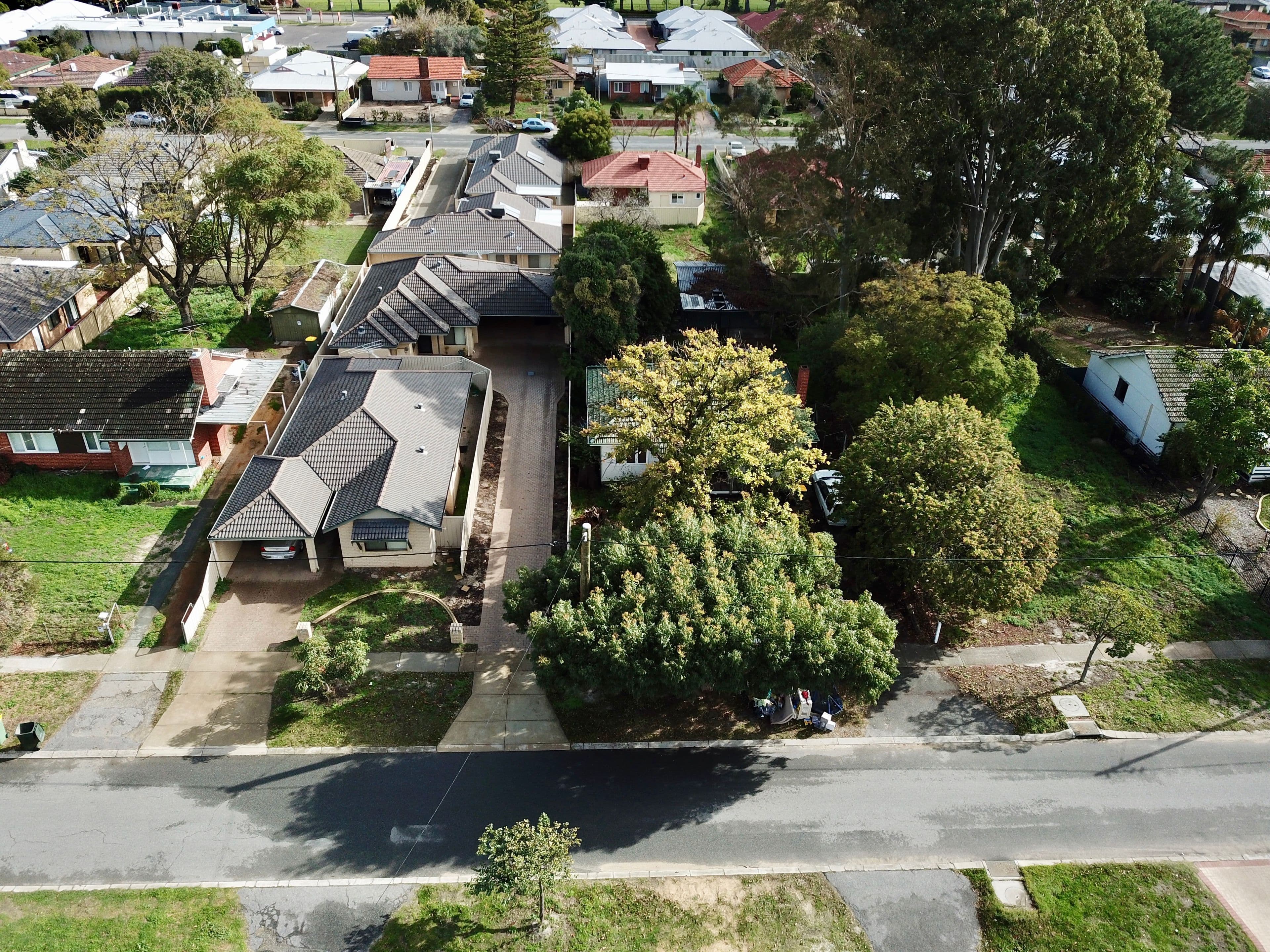 22 Barnsley Street, Queens Park WA 6107, Queens Park - Thumbnail 3