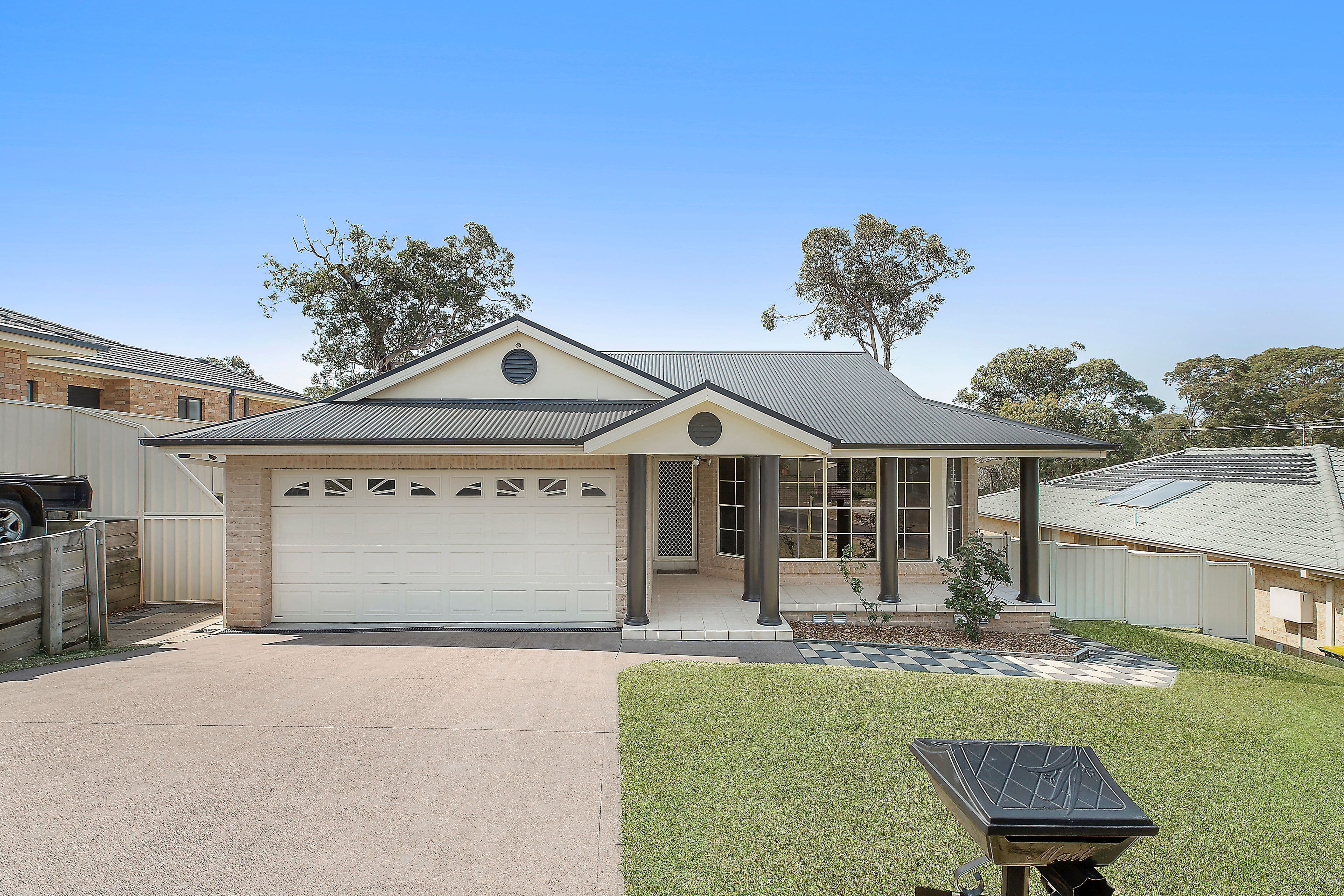 4 Karina Place, Bolton Point - Image 1