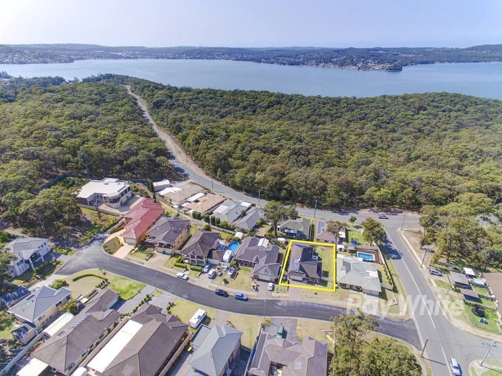 4 Karina Place, Bolton Point - Thumbnail 2