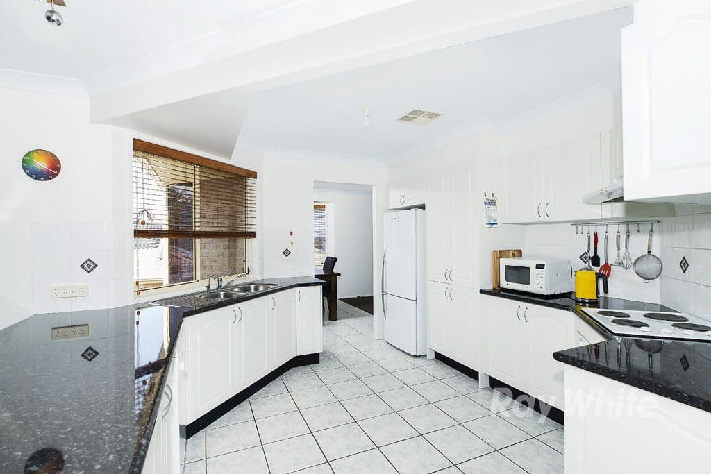 4 Karina Place, Bolton Point - Thumbnail 8