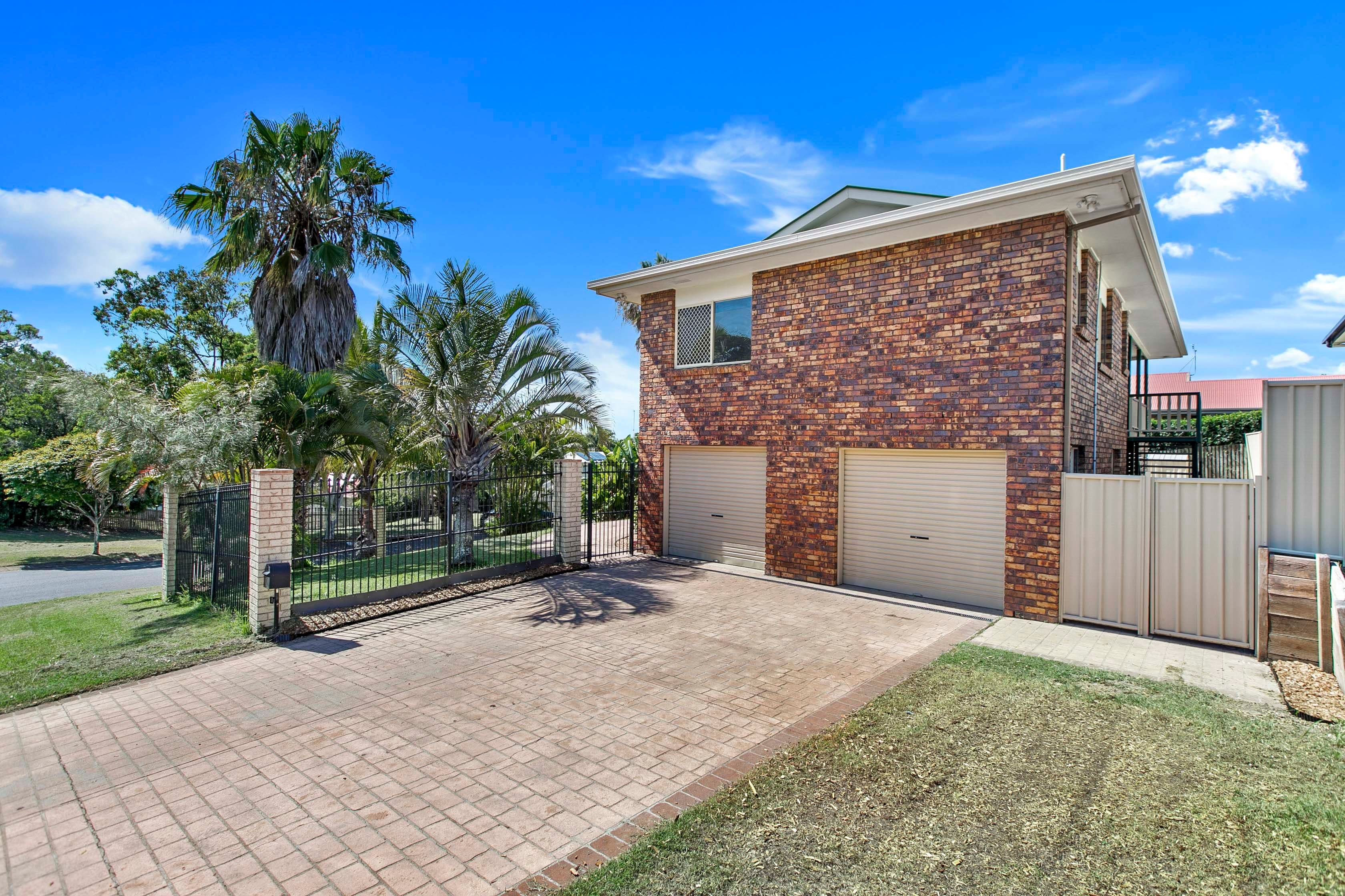 11 Faye Avenue, Scarness QLD 4655, Scarness - Thumbnail 2