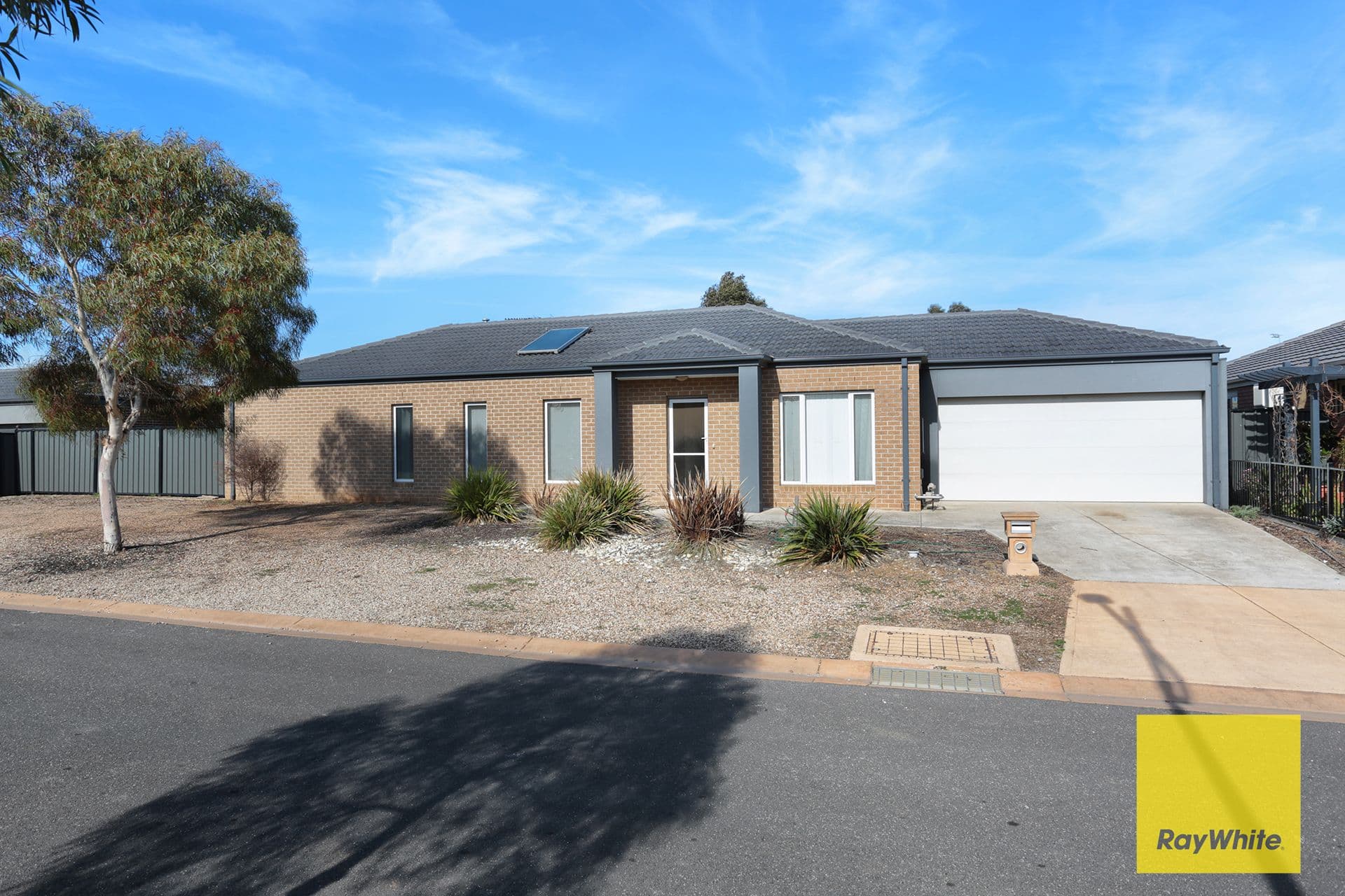 20 Vicky Court, Point Cook VIC 3030, Point Cook - Thumbnail 2