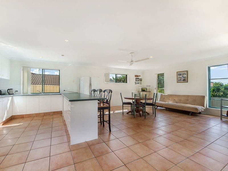 8 Zeller Crescent, ARUNDEL QLD 4214, Arundel - Thumbnail 4