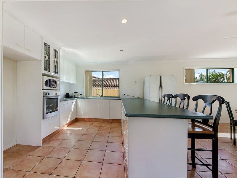 8 Zeller Crescent, ARUNDEL QLD 4214, Arundel - Thumbnail 5