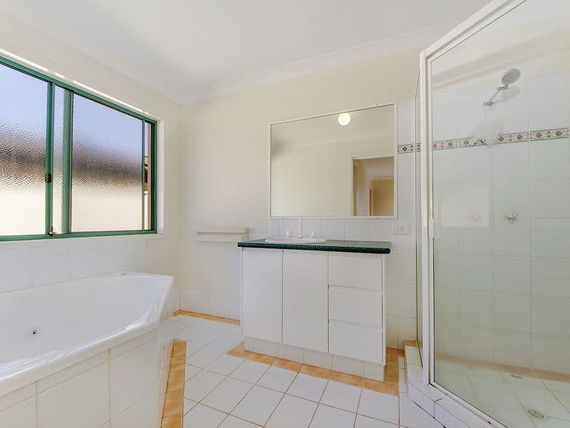 8 Zeller Crescent, ARUNDEL QLD 4214, Arundel - Thumbnail 8